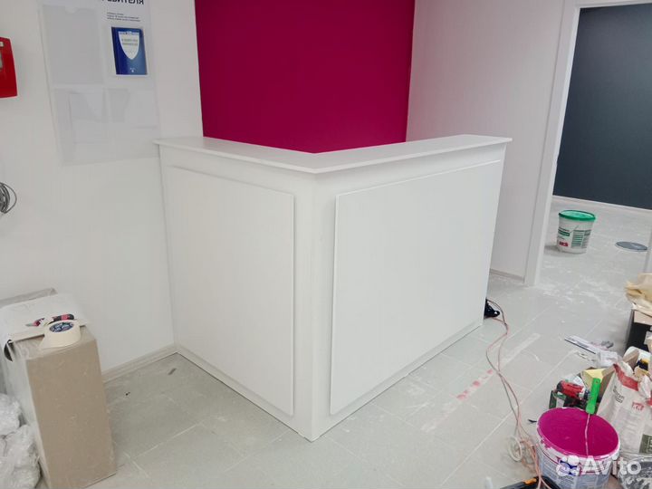 Стойка ресепшн