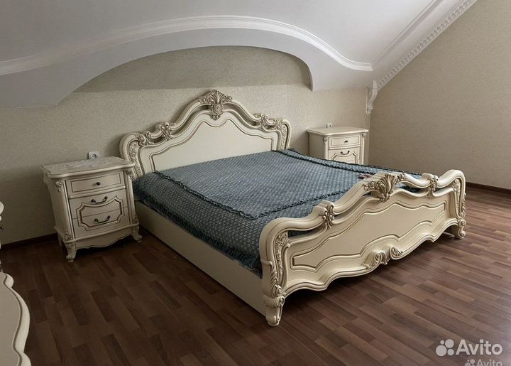 Спальный гарнитур