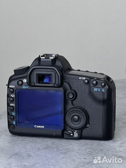 Canon eos 5D mark ii + Canon EF 50mm 1.4