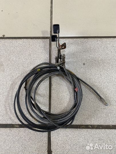 Крючок тросик багажника бака Mazda 323 BA