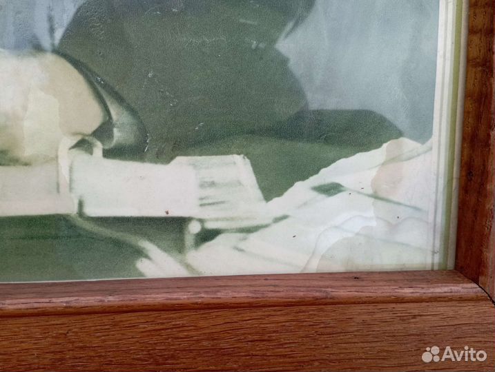 Ретро фотография Ленин читает Правду