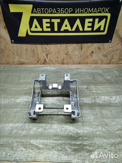 Кронштейн крепления педали Volkswagen Touareg 2008