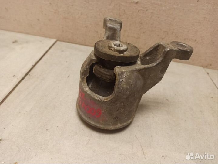 Подушка двигателя Ниссан