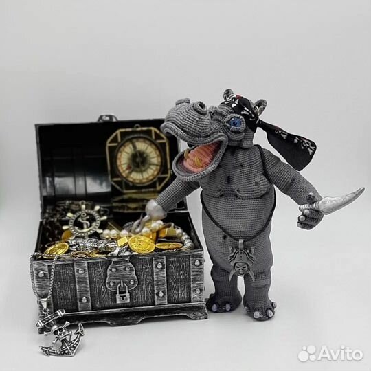 Бегемот пират