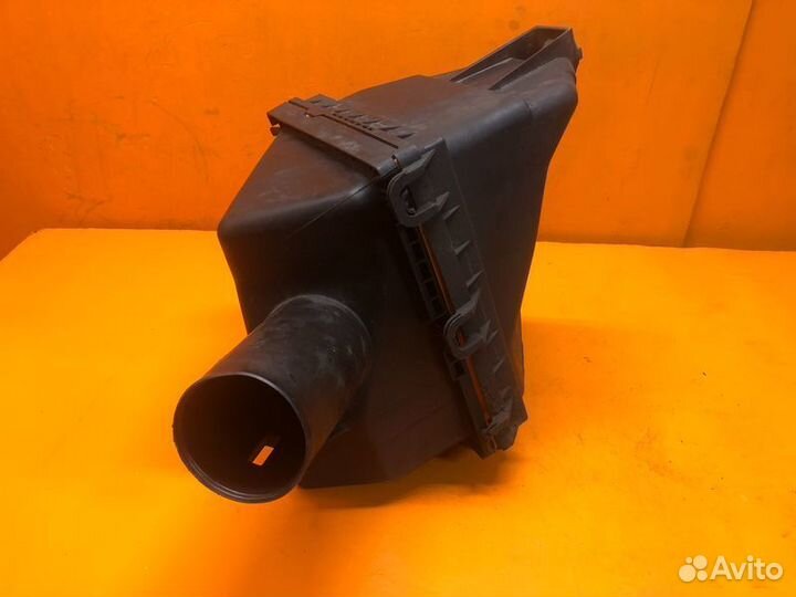 Корпус воздушного фильтра Infiniti Qx56 JA60 5.6