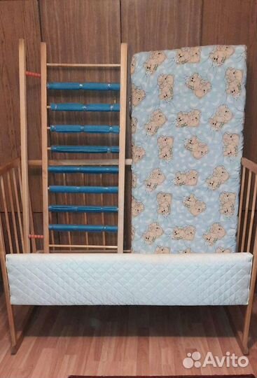 Детская кроватка