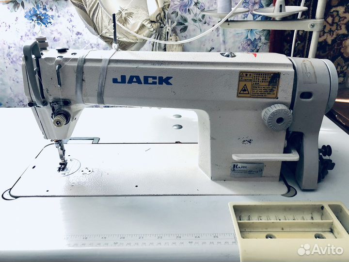 Прямострочная швейная машина Jack (380V)
