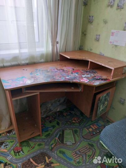 Компьютерный стол