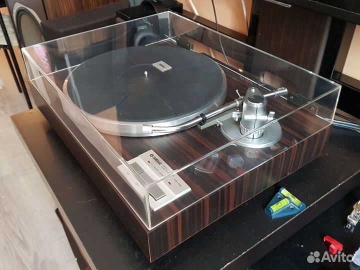 Проигрыватель винила Yamaha YP-d9