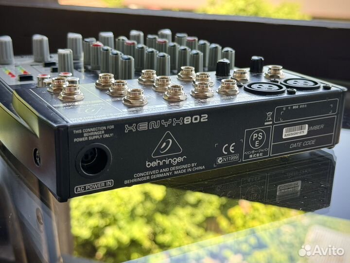 Микшерный пульт behringer xenyx 802