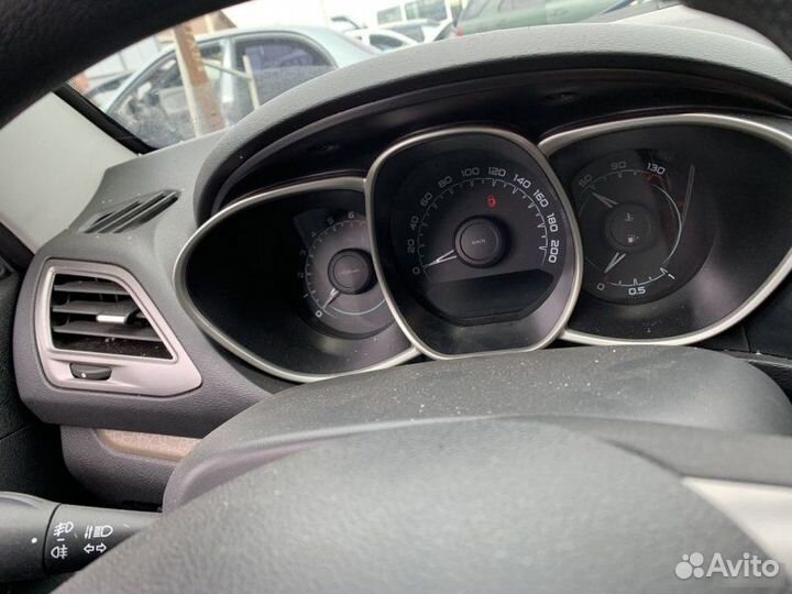 Панель приборов Лада Веста