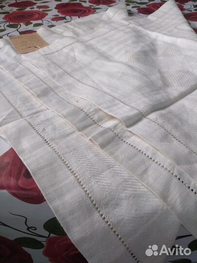 Салфетки сервировочные остались две штуки