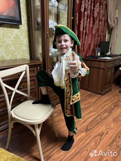 Прокат карнавального костюма