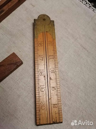 Набор старинных строительных инструментов