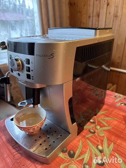 Кофемашина delonghi magnifica s