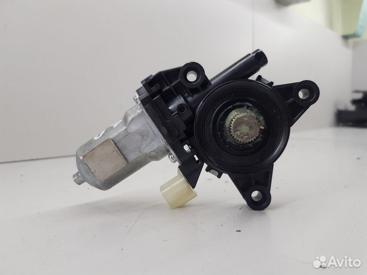 Моторчик стеклоподъемника задний правый (Kia Soul)