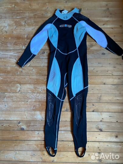 Гидрокостюм для водных видов спорта