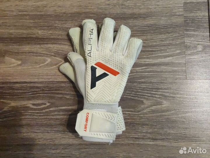 Вратарские перчатки alphakeepers