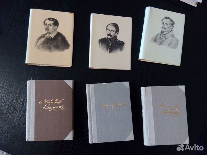 Мини-трехтомник стихов. (3шт. 7-10см.) Одоевский