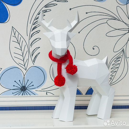 Красивые олени и медведь из дизайнерской бумаги