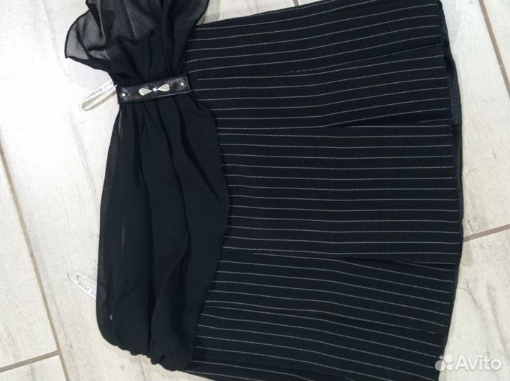 Костюм для девочки 4 предмета новый