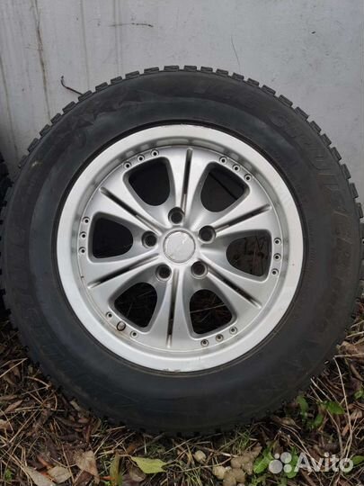 Bridgestone Ice Cruiser 5000 215/70 R16 100T