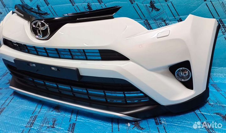 Рав 4 4 Передний бампер в сборе белый перламутр