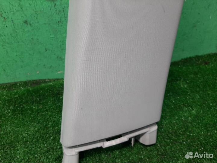 Обшивка правой стойки Toyota Aygo B10 2009