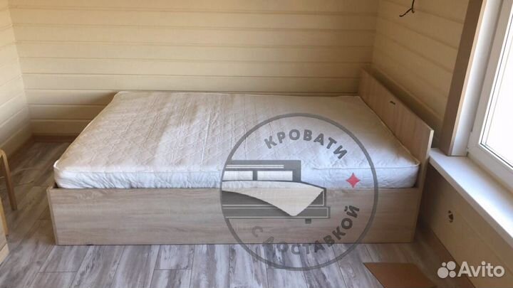 Кровать с матрасом