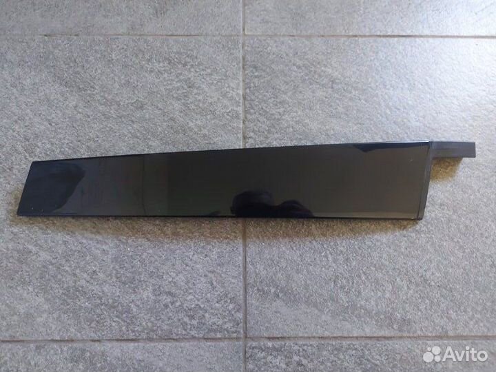 Молдинг двери Volkswagen Touareg NF 3.6 2013