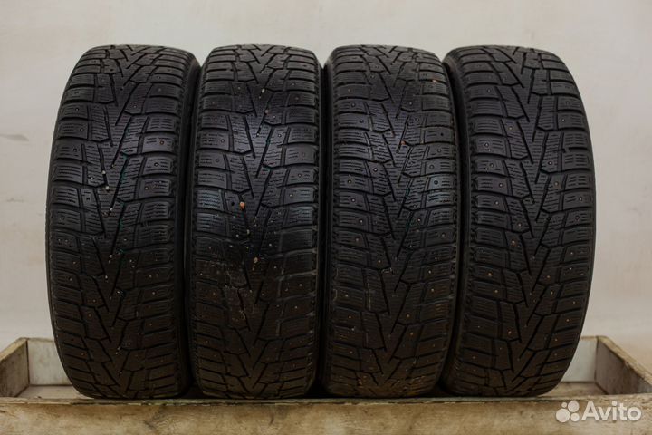 Roadstone Winguard WinSpike 215/55 R17 98T