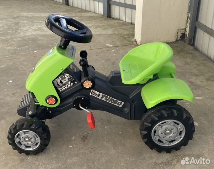 Машинка-каталка трактор