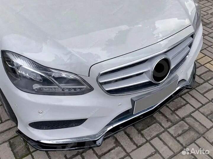 Накладка на передний бампер Mercedes W212 4D AMG