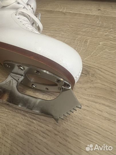 Коньки фигурные Graf Etude