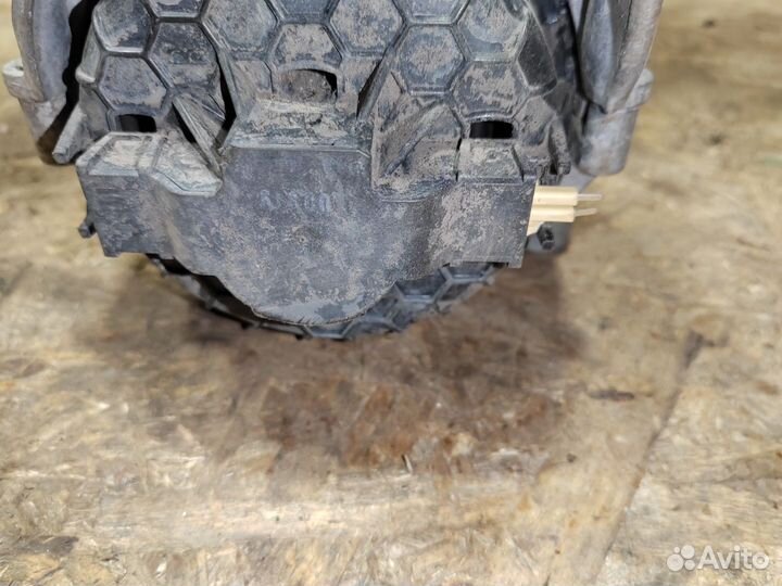 Подушка крепления двигателя левая Volkswagen 3