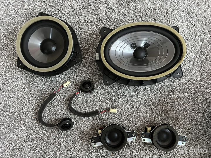Динамики акустические Toyota Land Cruiser