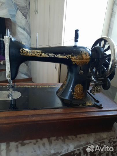 Швейная машина Singer