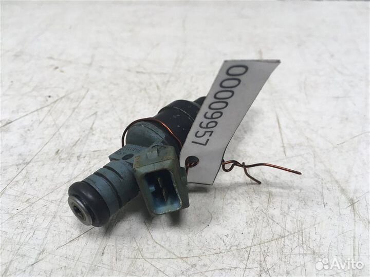 Форсунка инжекторная электрическая Audi 80/90 B4