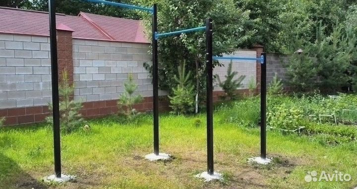 Уличный турник для всей семьи можно и качели