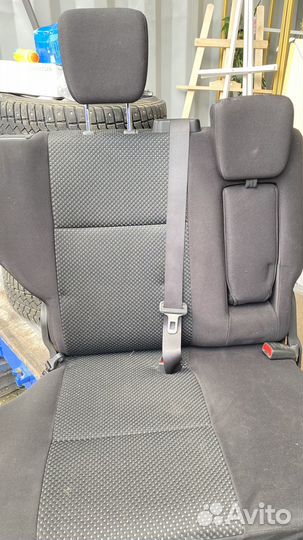 Сиденья задние