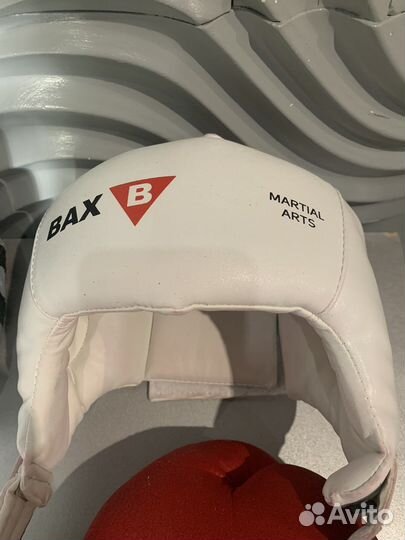 Перчатки и шлем для бокса