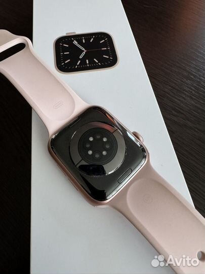 Часы Apple Watch Series 6 44 mm Gold Pink