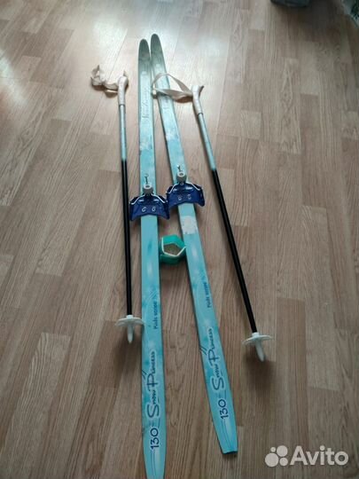 Лыжи беговые с ботинками 32 или 35 размера