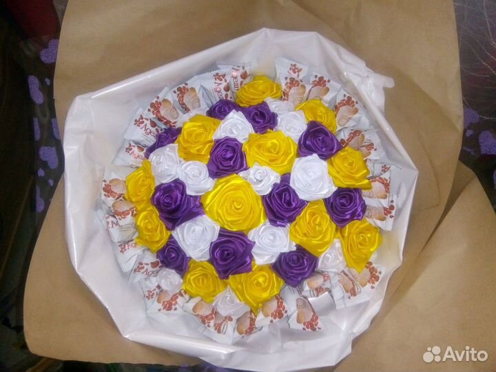 Букет из атласных роз