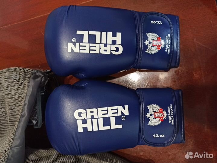 Боксерские перчатки, шлем, снарядки green hill