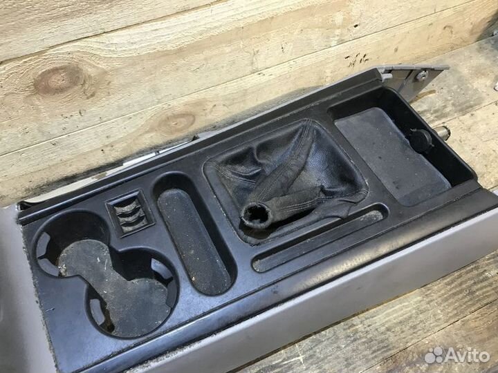 Консоль центральная Kia Sorento