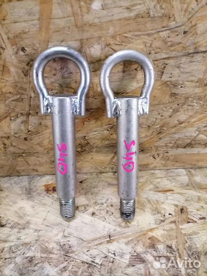 Крюк буксировочный Volvo S40