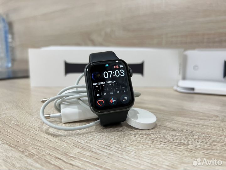 Продаю Apple Watch Series 5, 44 mm, Space Gray