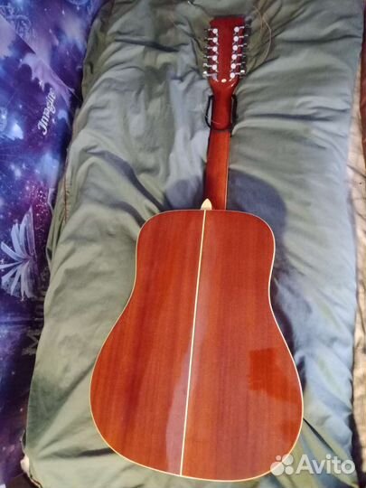 Акустическая гитара