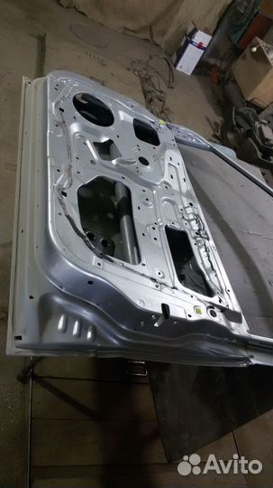 Митсубиси ланцер 9 дверь задняя